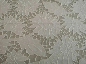 Rich pure linen tablecloth x12 with carved hand embroidery - Picture 1 of 12