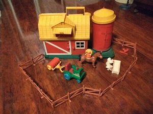 Vintage 1981 Playworld Toys Farm Barn Silo People Animals Tractor Ect. GC - Picture 1 of 6