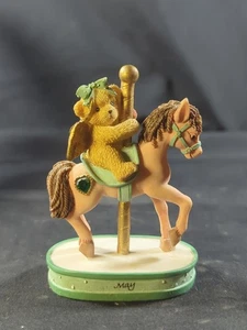 Enesco Cherished Teddies Mai Geburtsmonat Figur Bär reitet Karussell Pferd - Bild 1 von 5