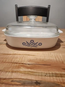 Vintage Corning Ware A-10-B Blue Cornflower 9 3/4 " x 9 3/4 " Casserole w Lid - Picture 1 of 8