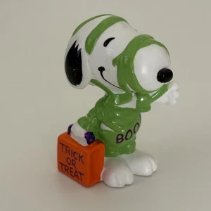 Rare Peanuts Snoopy Trick or Treats as Mummy Wrapped in Green Halloween PVC Mini - Bild 1 von 7