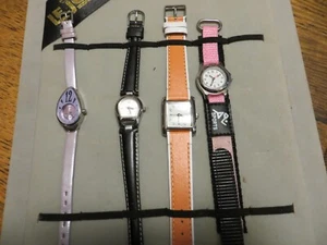 Nuevo Antiguo Stock LeJour Lote 4 MUESTRA Damas RELOJES Tal cual Bandas de Cuero/SS Backs #2 - Imagen 1 de 4