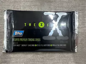 NEW / SEALED 1995 Topps The X Files Season One Trading Card Pack - 9 Cards/Pack - Picture 1 of 2