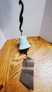 Campana da appendere in bronzo con conchiglia design Jeff Cross Patina - Foto 1 di 6
