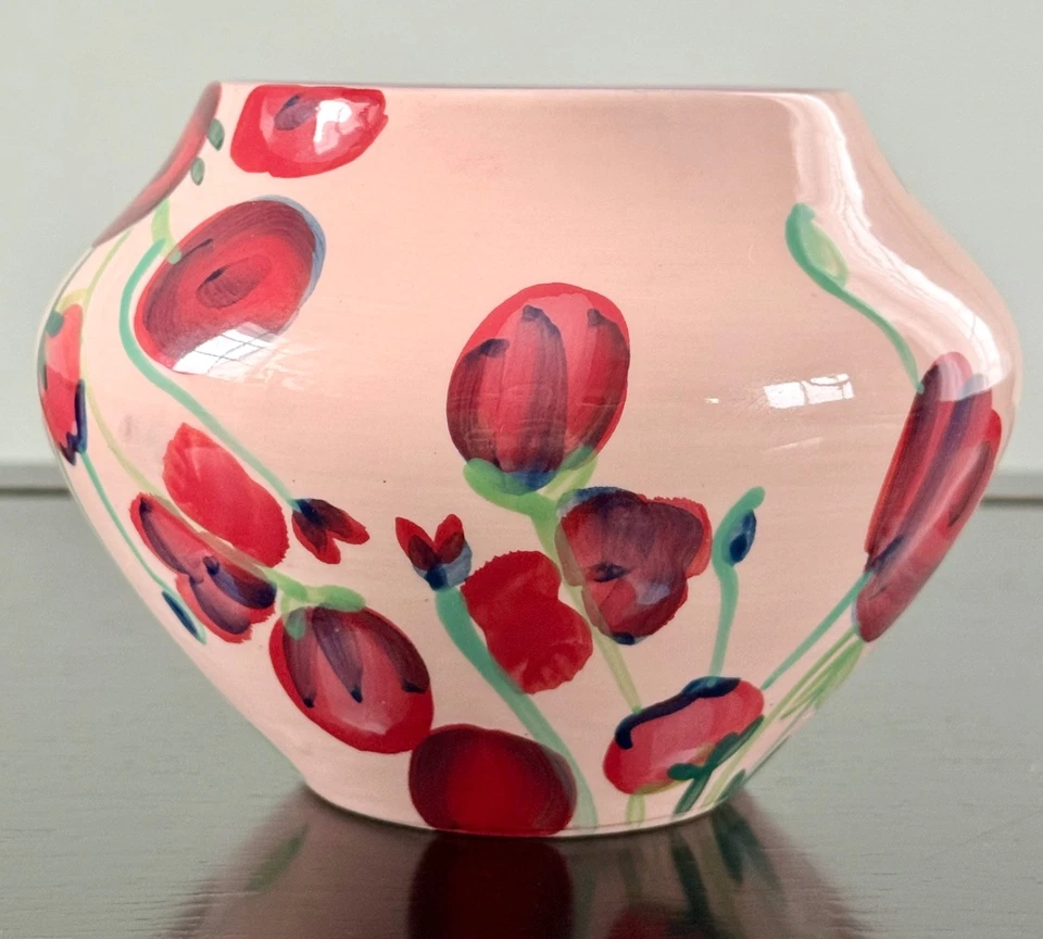 Vaso de grés Anthropologie Lizzie rosa vermelho floral pintado à mão cerâmica 4,5” - Imagem 1 de 4