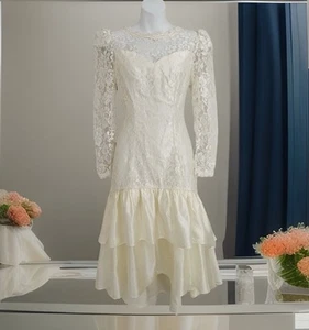 Vintage ELLEN HART Dress 6P Ivory Lace Drop Waist Satin Ruffles Large Bow - Picture 1 of 8