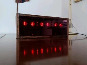 IN-1 NIXIE TUBE CLOCK HANDMADE WITH ALARM DATE BATTERY BACKUP + 2 YEAR GUARANTEE - Picture 1 of 6