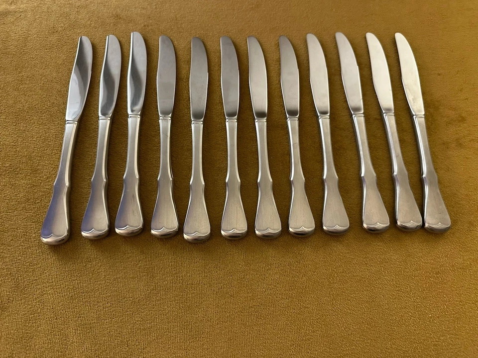 (12) Oneida Community Stainless Patrick Henry DINNER KNIVES Flatware - Image 1 of 4
