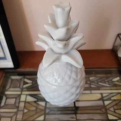 ILLUME Cucumber Coconut Water Soy Candle 10.4oz. Ceramic Pineapple New - Image 1 of 4