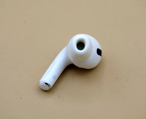 Apple AirPods Pro A2190 Right Earbud First Generation - Picture 1 of 3