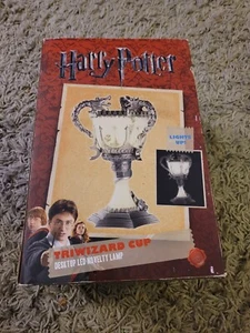 Harry Potter Triwizard Cup Luz de estado de ánimo a batería Lámpara LED de 13 pulgadas de alto - Imagen 1 de 2
