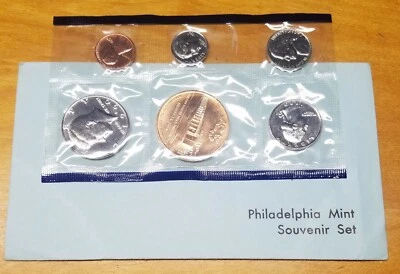 1990 P Philadelphia Mint Uncirculated Souvenir Set in original envelope - Image 1 of 2