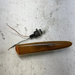 2004 - 2007 Jaguar XJ8 XJR Front FENDER PASSENGER Marker Light Amber OEM XLNT - Picture 1 of 12