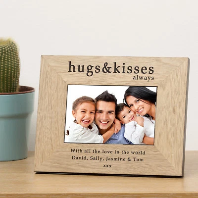 Moldura para fotos Hugs & Kisses always madeira 6x4 - Presente gravado personalizado - Imagem 1 de 2