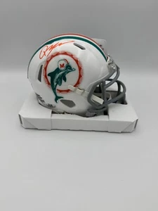 Mini casco firmato Quinn Ewers Miami Dolphins T/B COA ologramma - Foto 1 di 1
