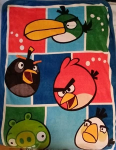ANGRY BIRDS Fleece Blanket 43”x60" Micro Fiber SOFT Fleece Throw Blanket   - Picture 1 of 6