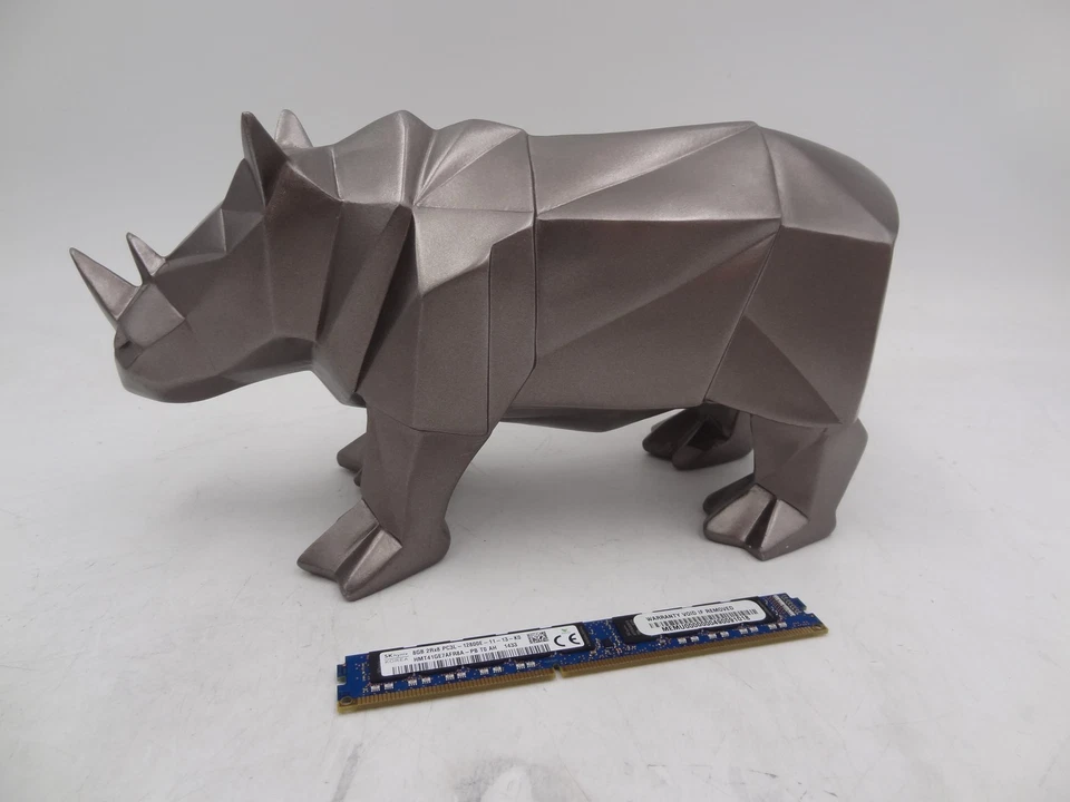 Hynix HMT41GE7AFR8A-PB 8GB PC3-12800 DDR3-1600MHz ECC Unbuffered - Image 1 of 1