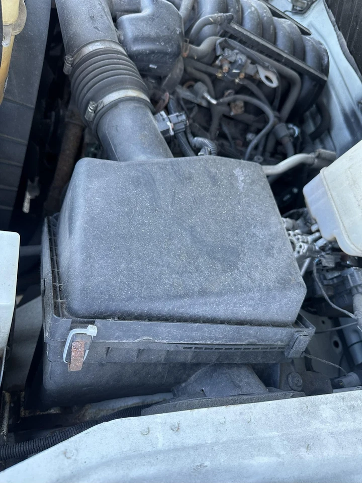 Conjunto de filtro de aire usado se adapta a: Nissan Nv 2500 2012 grado C Foto 1 de 4