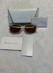 Michael Kors Sunglasses And Chic Ivory Case Holder - Picture 1 of 15