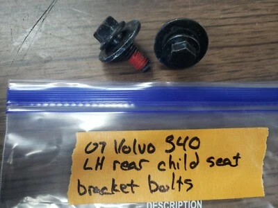 VOLVO S40 2007 TRASERO IZQUIERDO CONDUCTOR NIÑO SOPORTE PERNOS Foto 1 de 2