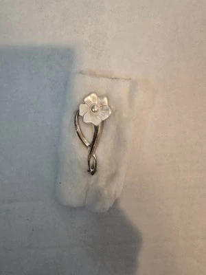 PIN/BROCHE DE FLORES con Perla Foto 1 de 2