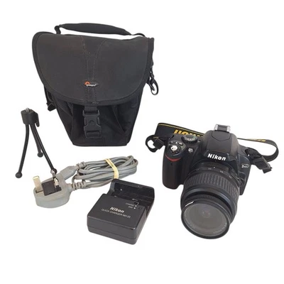 Nikon D40 Digital SLR Camera With AF-S DX Nikkor ED 18-55mm 1:3.5-5.6GII Lens - Image 1 of 4