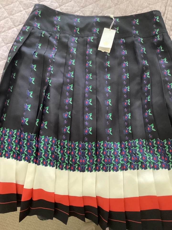 $498 NWT Tory Burch Carmine  Silk Pleated Navy Tea Rose Skirt sz 12 - Image 1 of 4