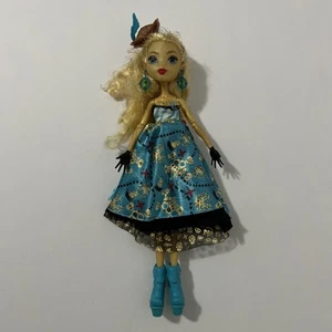 Monster High Shreikwrecked Dayna Treasure Jones Puppe mit Original Outfit - Bild 1 von 7