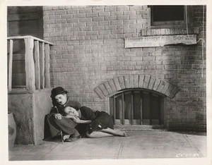 MODERN TIMES ORIGINAL STUDIO PHOTOGRAPH CHARLIE CHAPLIN 1930's - Picture 1 of 2