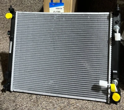 Radiador de alcance 41-13260 para Nissan March Versa 2011-2016 negro plateado Foto 1 de 4