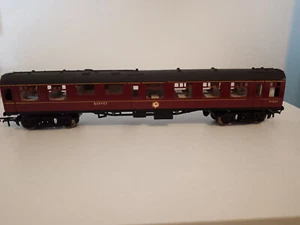 Trix OO gauge BR Mk1 Buffet Coach in maroon running no M1820 - roof repainted - Picture 1 of 13