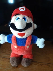 VIPD/ Peluche doudou Mario Bros Vintage Salopette Rouge (Rare) Nintendo 28cm - Foto 1 di 7