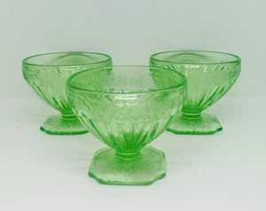 Juego de 3 Sherbets Jeannette Adam de Colección Años 30 con Patas Verdes - Aprox. 2.75" de Alto - Imagen 1 de 4