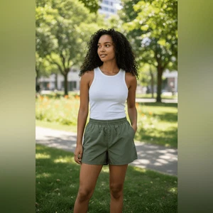 EUC Damen olivgrün sportlich elastische Taille mit Innenfutter Laufshorts-Größe M - Bild 1 von 5