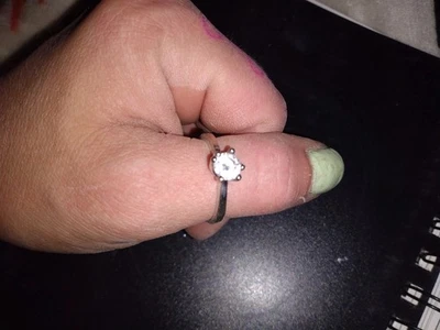 Anillo solitario redondo de diamantes naturales de 1,25 quilates para  Foto 1 de 4