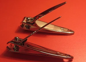 NAIL CLIPPER SMALL X 2 EXCELLENT QUALITY BARGAIN-BUY1 GET 1 FREE - Picture 1 of 2
