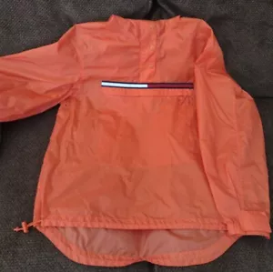 Suéter Rompevientos Talla M De Colección Años 90 Tommy Hilfiger Naranja Anorak 1/4 SNAP Bandera Rompevientos Usado en Excelente Condición - Imagen 1 de 12