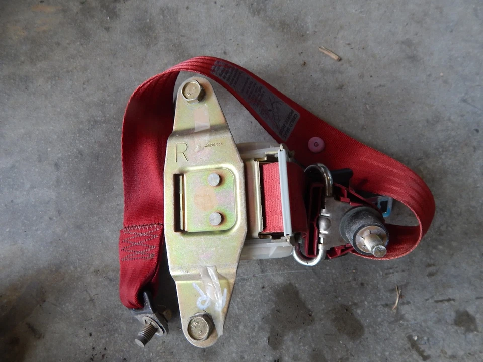 91 92 93 94 95 96 1991 Ford Escort Wagon pasajero derecho cinturón de seguridad trasero rojo Foto 1 de 1