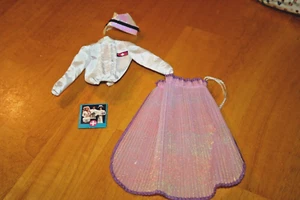 Vintage 1987 Krankenschwester Whitney Bluse, Hut, Rock Wickel & Bild - gebraucht - ohne Puppe - Bild 1 von 6