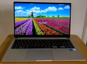 Samsung Galaxy Book 15.6'' Intel i5-1135G7 8GB Ram 256GB SSD Windows 11 Laptop - Picture 1 of 14