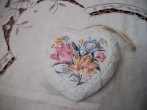 Avon Heart Shaped Air Freshener Hanger - Floral Design - Picture 1 of 3