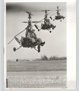 Increíble foto de prensa de un solo hombre del Cuerpo de Marines de aviación de 1960 - Imagen 1 de 2