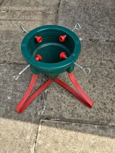 Sturdy Indoor Christmas Tree Stand Holder - Picture 1 of 2