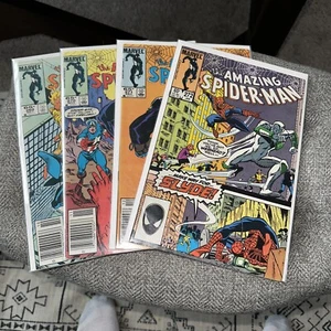 Lotto di 4 ~ Amazing Spiderman Comics ~ 269, 270, 271, 272 - Foto 1 di 5