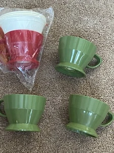 Vintage 3 Green and 1 red plastic solo cozy cups Solo Cup Company Chicago, IL - Picture 1 of 6