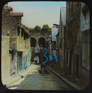 Foto DINAN RUE JERZUAL NO2 BRITTANY FRANCE C1920 Magic Lantern Slide - Imagen 1 de 5
