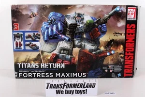 Fortress Maximus con caja Titan Generations - Titans Return Transformers - Imagen 1 de 3