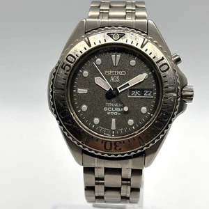 Reloj de buceo Seiko AGS titanio 200 m cuarzo de buceo para hombre 5M43-0B70 - Imagen 1 de 10