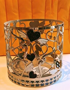 BATH & BODY WORKS Cupid's Valentine Glitter Red Hearts 3 Wick Candle Holder 2025 - Picture 1 of 5