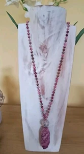 Lola Rose long Elena Vintage Necklace Rhodonite, Pink Waterlily Serpentine BN - Picture 1 of 16
